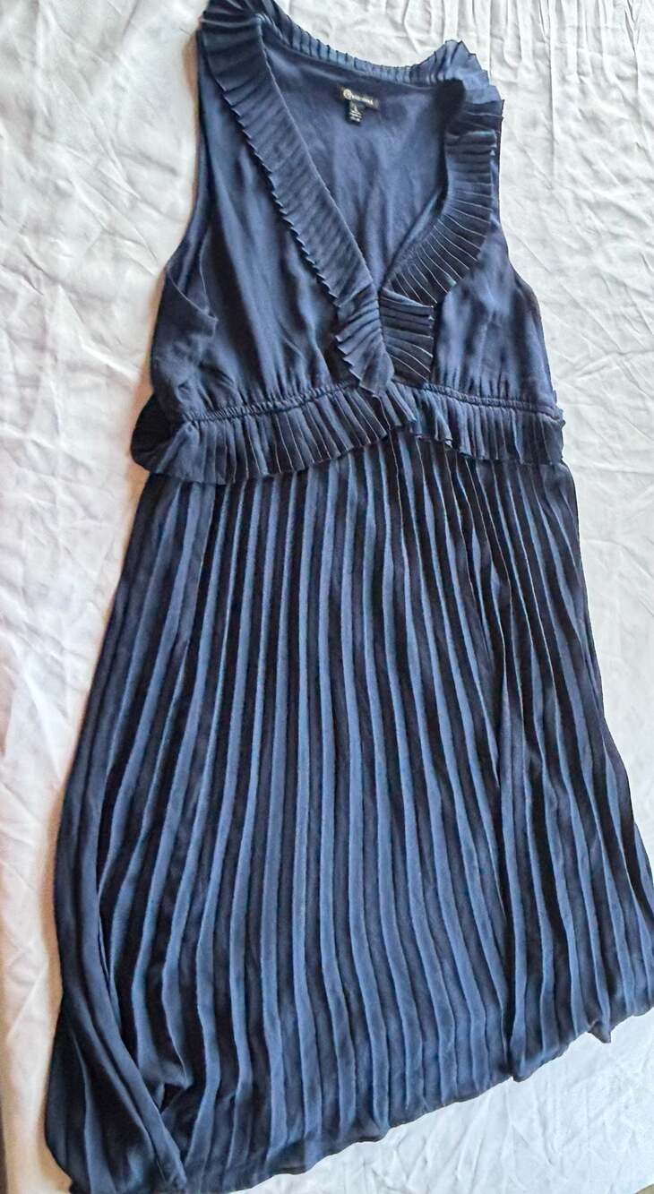Versona Navy Blue Pleated Ruffled V-Neck Sleeveless Dress Size L